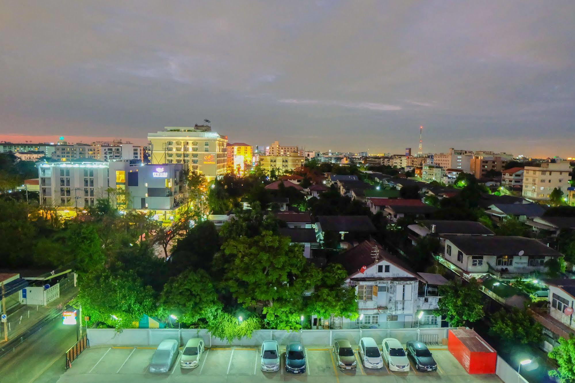 Baron Residence Bangkok Eksteriør bilde